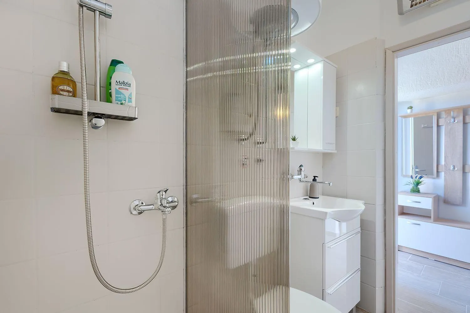 Bezauberndes Apartment Mit Beheiztem Privatpool, Grill, Babybett, Grill, Wifi Fazana 0*,  Croatia