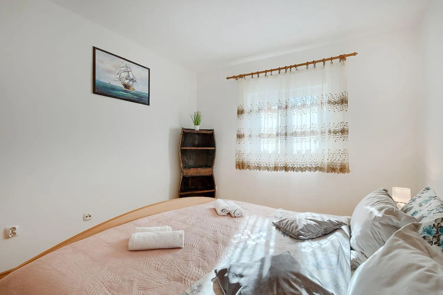 Bezauberndes Apartment Mit Beheiztem Privatpool, Grill, Babybett, Grill, Wifi Fazana 0*,  Croatia