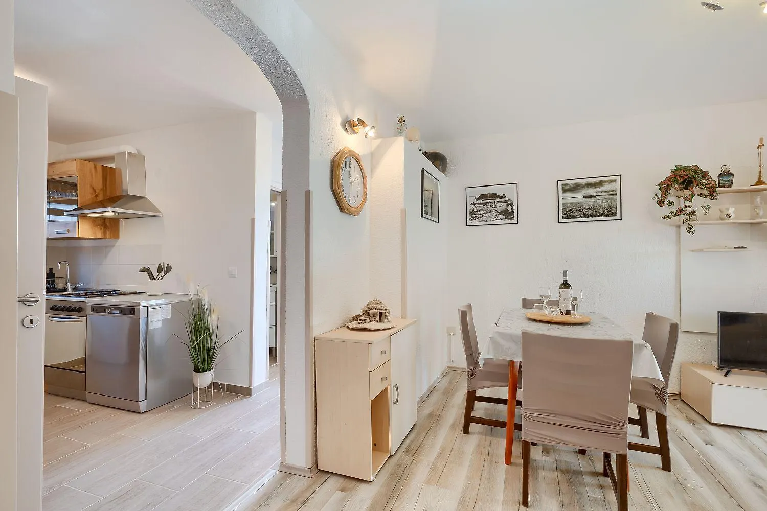 Bezauberndes Apartment Mit Beheiztem Privatpool, Grill, Babybett, Grill, Wifi Fazana